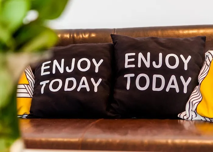 شقة Klimatyczne Mieszkanie 3-pok. 200m Od Dworca Glownego Pkp فروتسواف