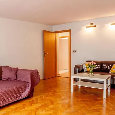 Klimatyczne Mieszkanie 3-pok. 200m Od Dworca Glownego Pkp Apartamento *