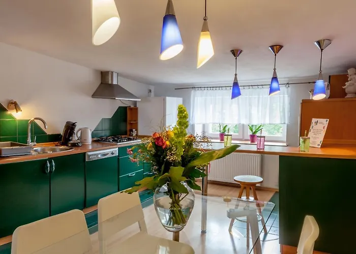 Lejlighed Klimatyczne Mieszkanie 3-pok. 200m Od Dworca Glownego Pkp *