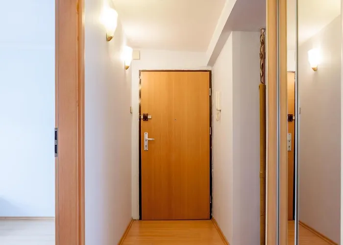 Klimatyczne Mieszkanie 3-pok. 200m Od Dworca Glownego Pkp * Wrocław